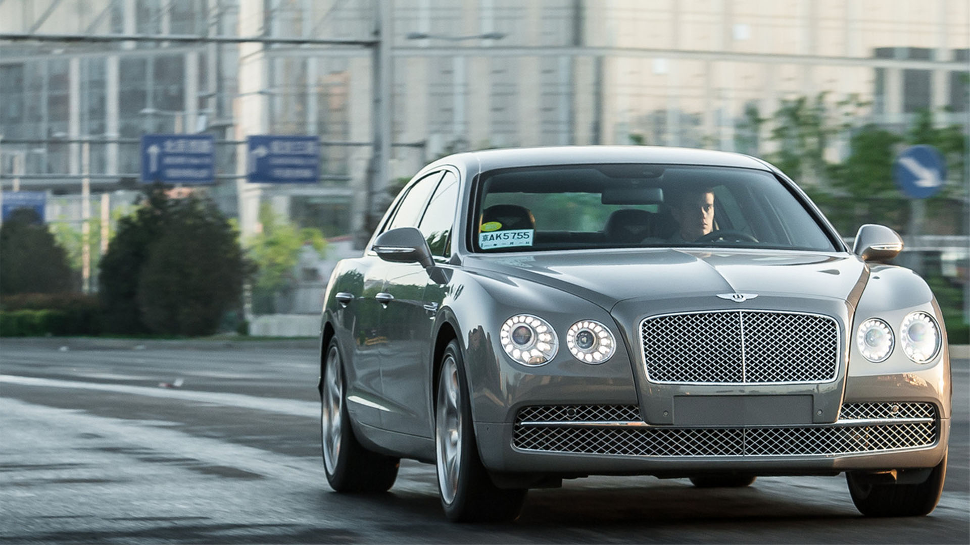 bentley flying spur chauffeur