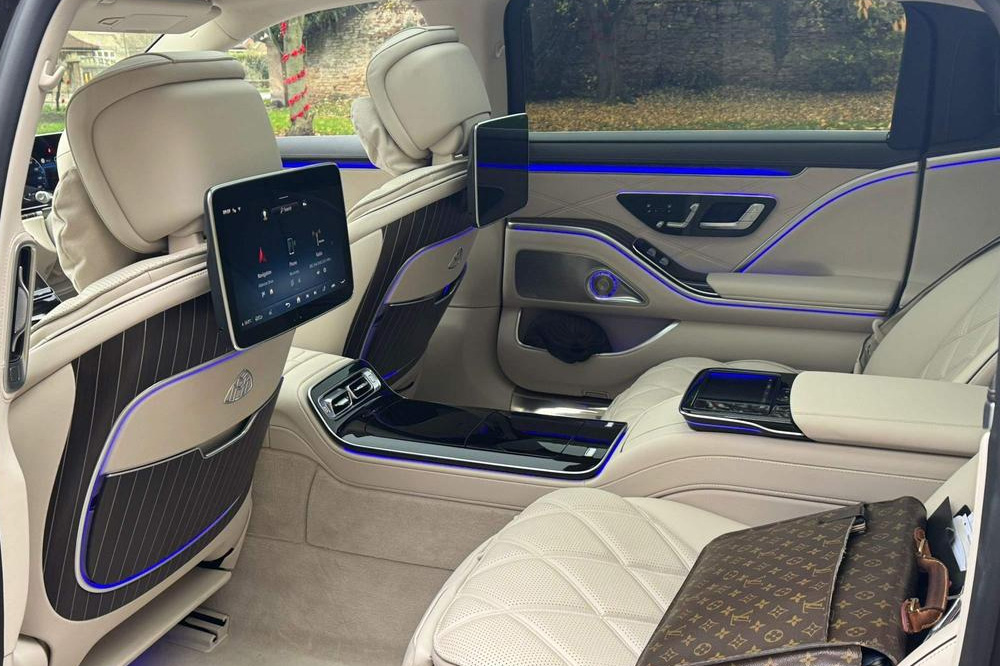 Mercedes-benz-maybach-seating