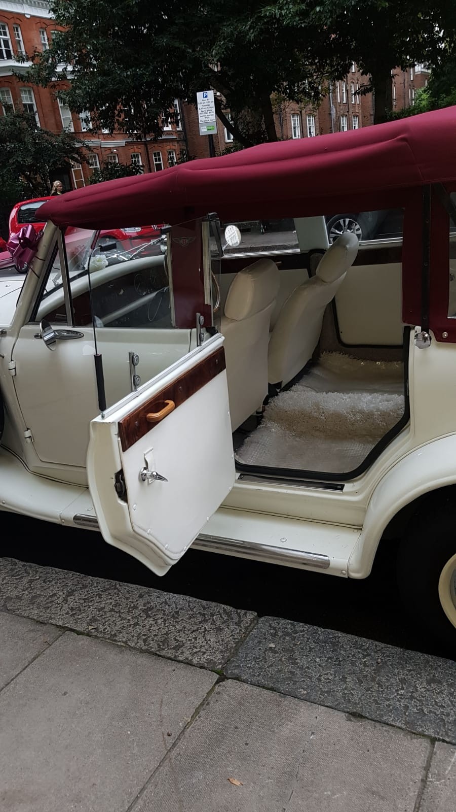 a-unique-vehicle-for-your-wedding