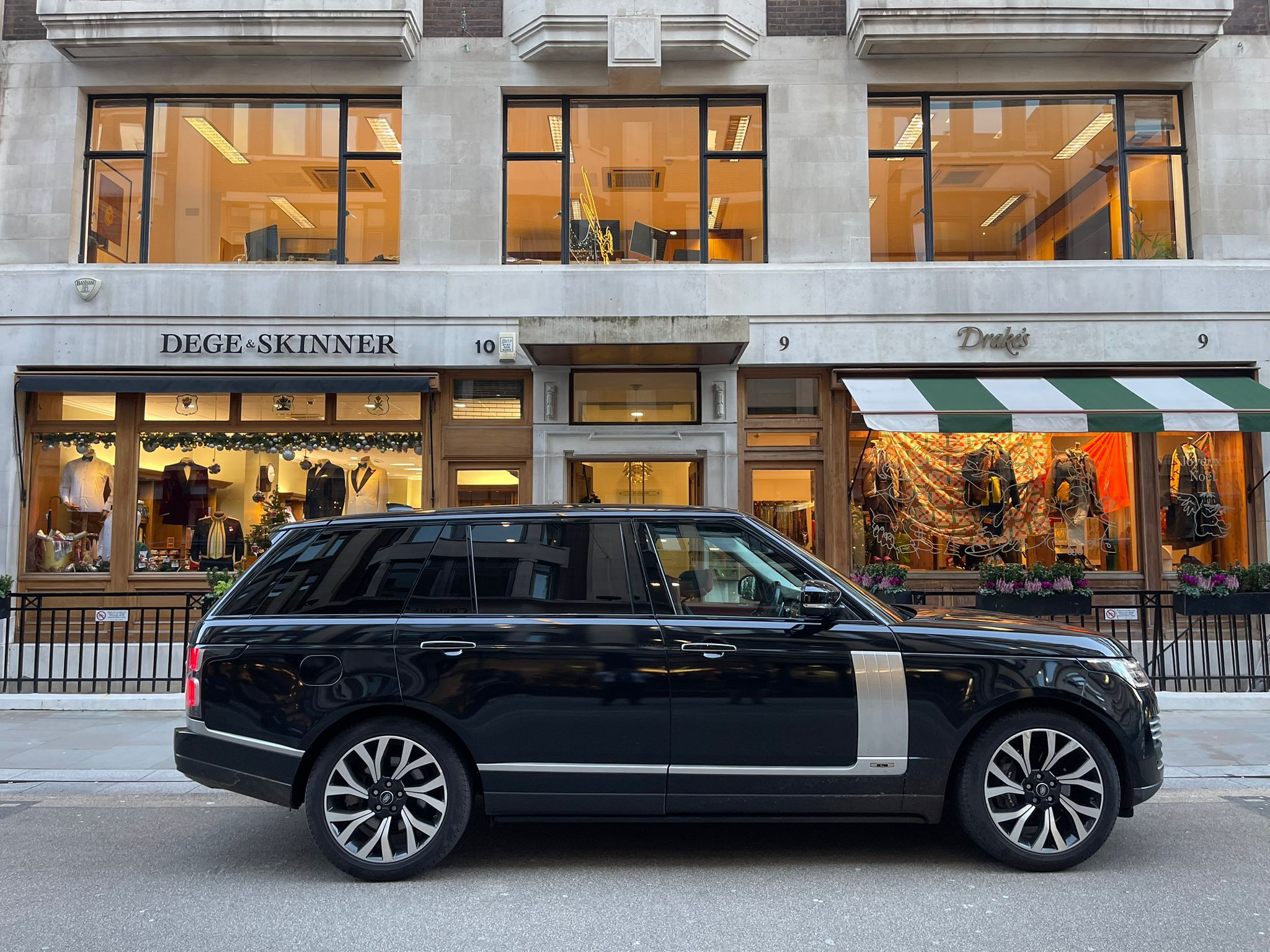 luxury-redefined-explore-the-range-rover-experience