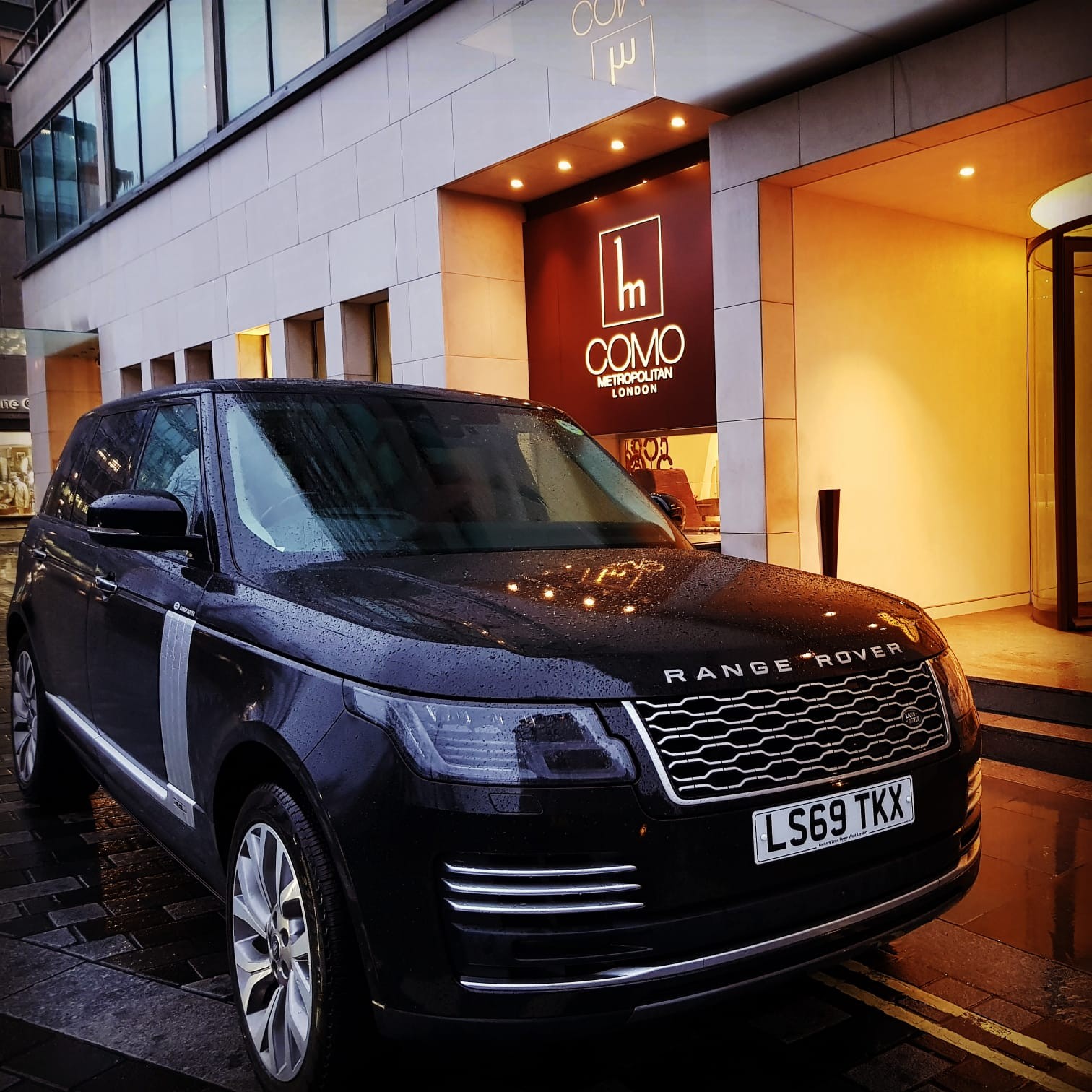 range-rover-autobiography-front-view