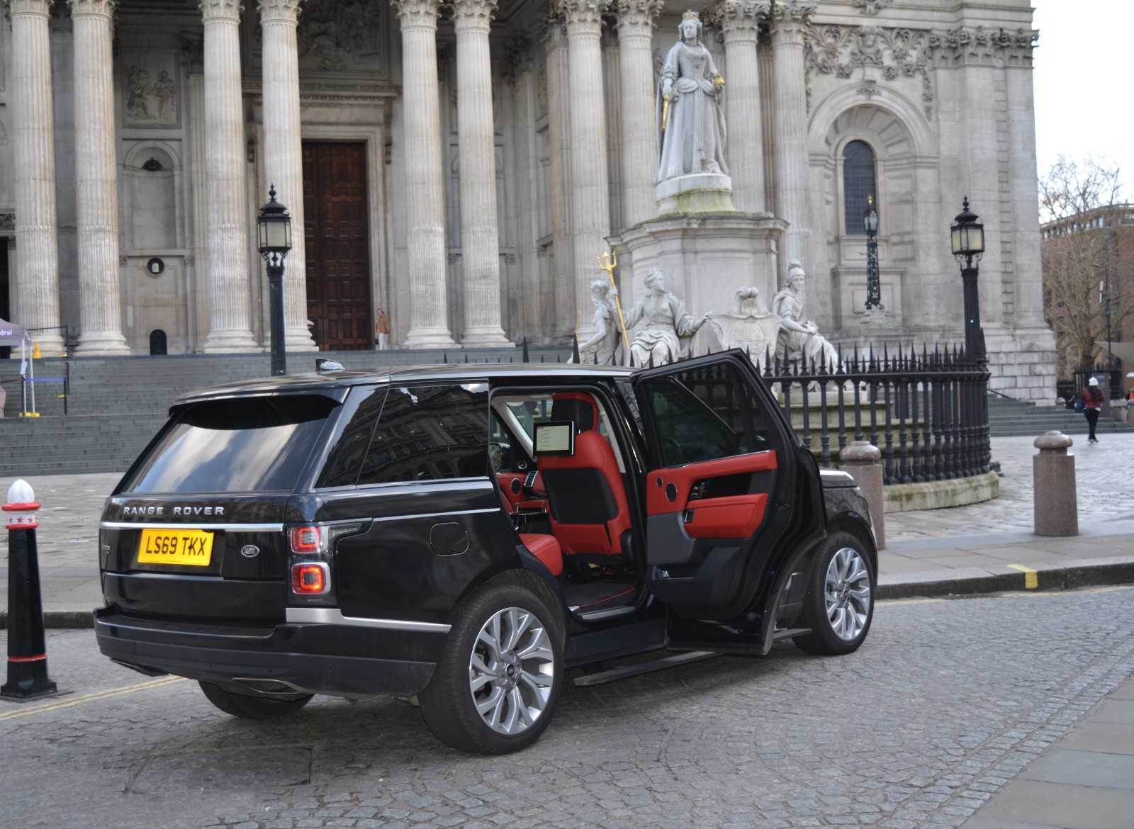 range-rover-autobiography-interior