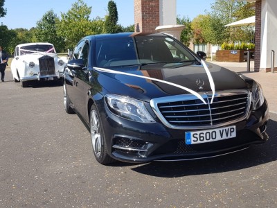 elegant-black-vehicle-with-ribbons