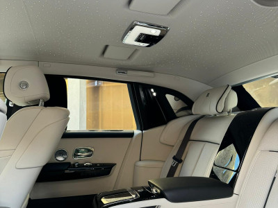 rolls-royce-phantom-viii-interior