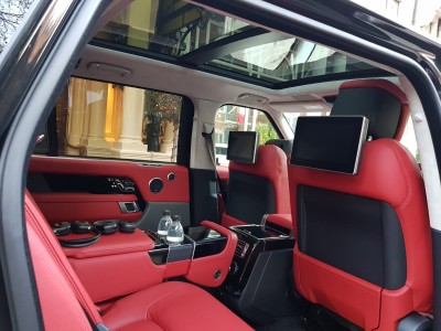 vip-seating-for-bride-and-groom-in-range-rover-autobiography