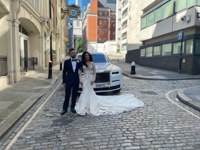 wedding-couple-with-rolls-royce